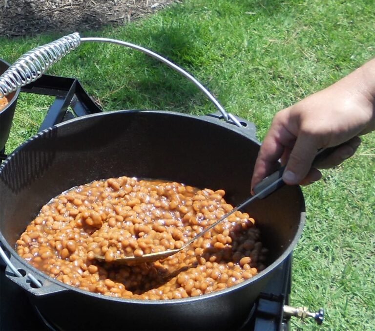 Metal King Pre-Seasoned Cast Iron Dutch Oven - Shelby, NC - Shelby Hardware  & Supply Company